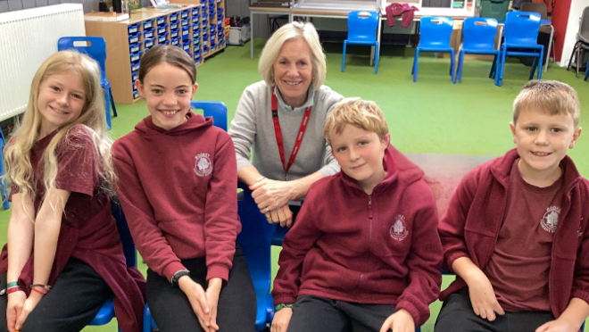 Tessa Munt MP and KS2 children during her visit